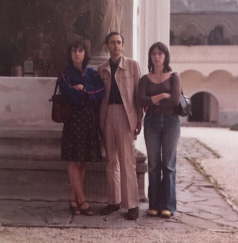 Marina Cantacuzino, împreună cu sora și tatăl ei în România, 1976