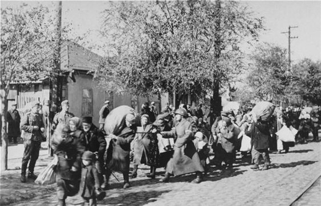 Refugiați evrei care emigrează din Ucraina în Transnistria ( Muzeul Memorial al Holocaustului din SUA)