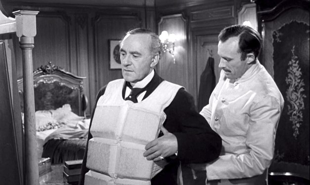 Harold Goldblatt în rolul lui Benjamin Guggenheim (stânga) într-o scenă din filmul "A Night To Remember" (O noapte de neuitat) din 1958