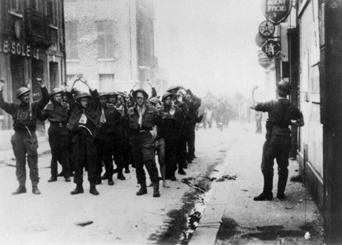 Prizonieri de război canadieni capturați în urma Raidului de la Dieppe