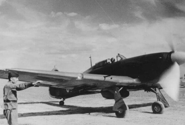 Un avion britanic Hurricane, fotografiat în timpul celui de-al Doilea Război Mondial
