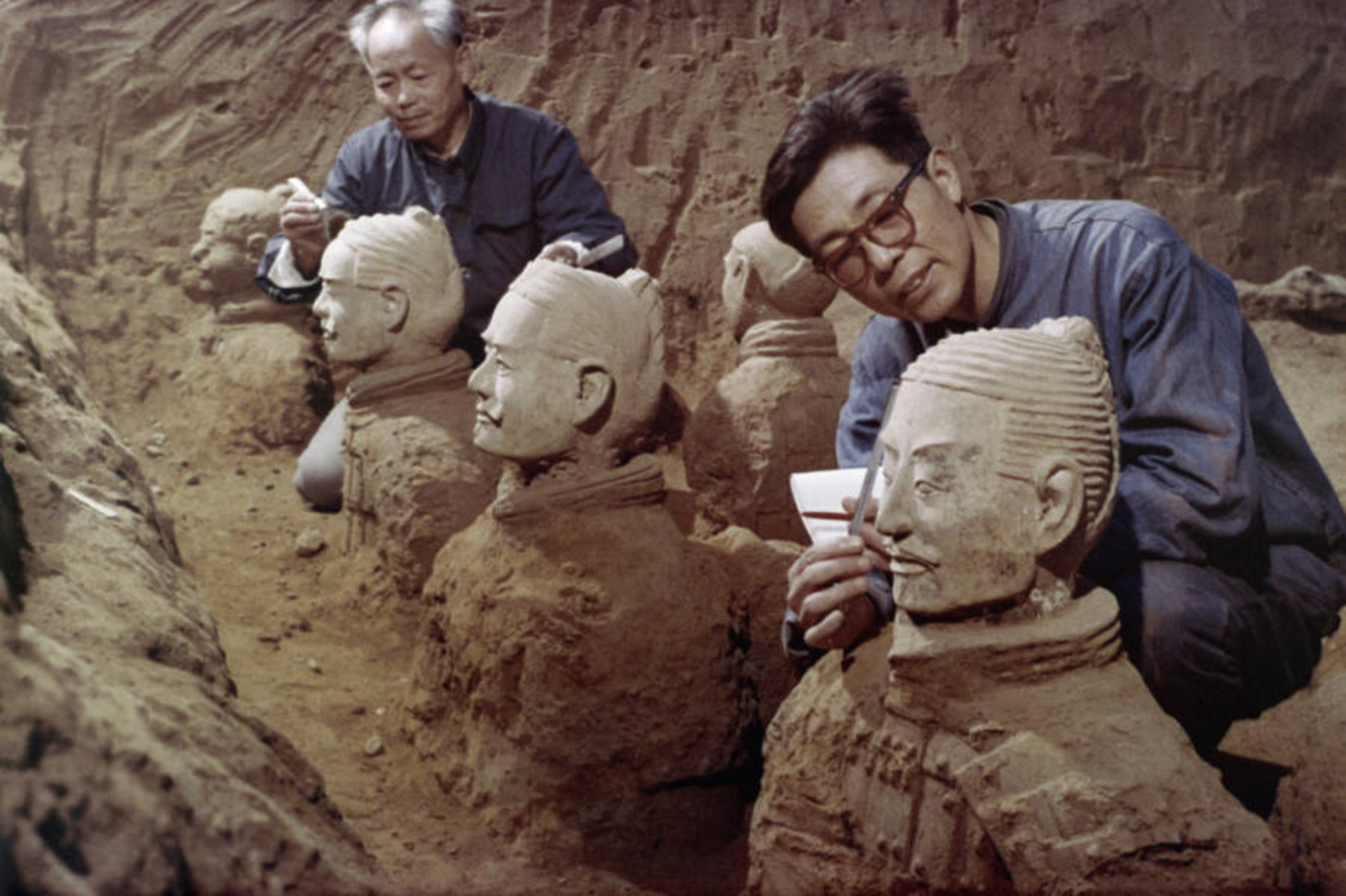 Arheologii cercetează Armata de teracotă în 1980