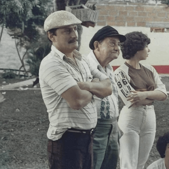 Vărul lui Pablo Escobar, Gustavo Gaviria (stânga), într-o fotografie nedatată. Spre deosebire de Escobar, Gaviria a rămas departe de lumina reflectoarelor