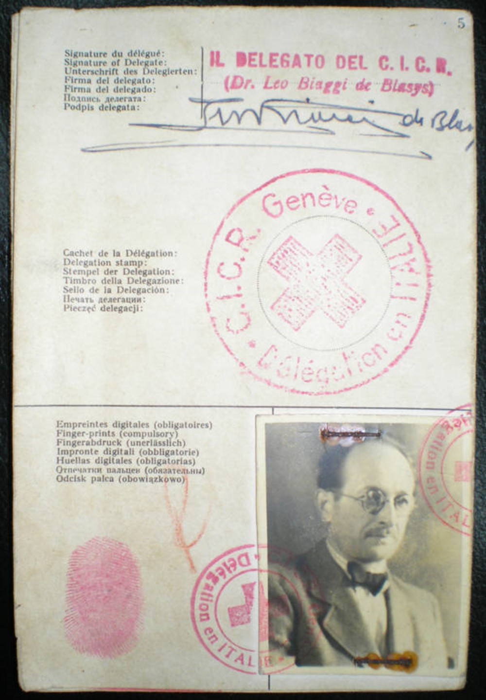 Pașaportul folosit de Adolf Eichmann pentru a intra în Argentina sub pseudonimul Ricardo Klement în 1950