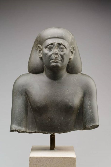 Bustul fără nas al unui oficial din Egiptul Antic. Secolul al IV-lea î.Hr.